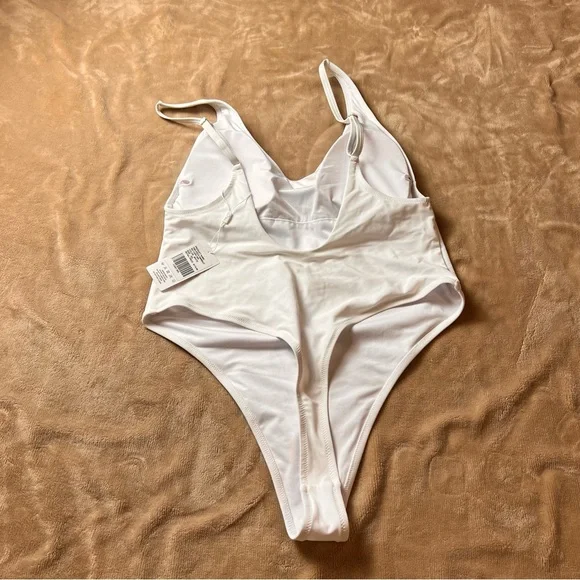 COLLOYES White Classic High-Cut Low Back V-Neck Thong One Piece - Size 2XL - Picture 10 of 13